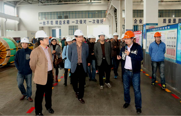 2015年11月21日，市光華高中黨員、教師來(lái)上上電纜參觀