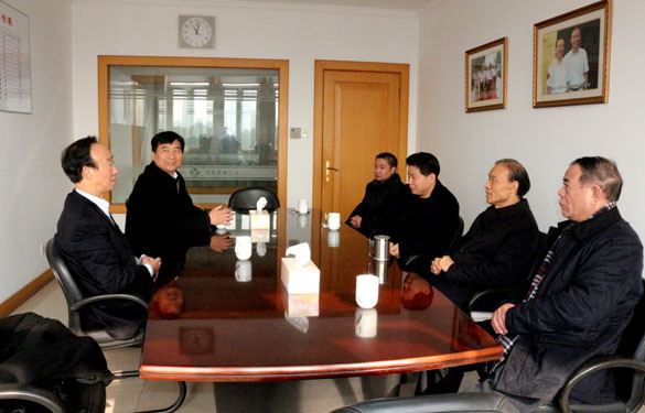 江蘇省政協(xié)副主席范燕青來(lái)上上集團(tuán)調(diào)研